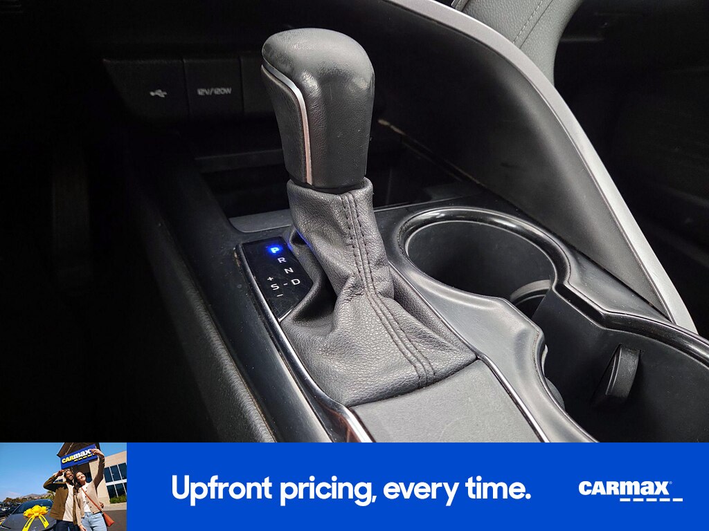 2020 Toyota Camry SE Image 21 of 23