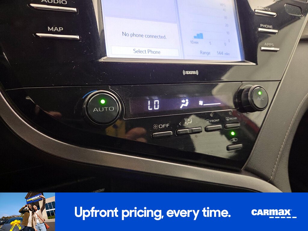 2020 Toyota Camry SE Image 17 of 23