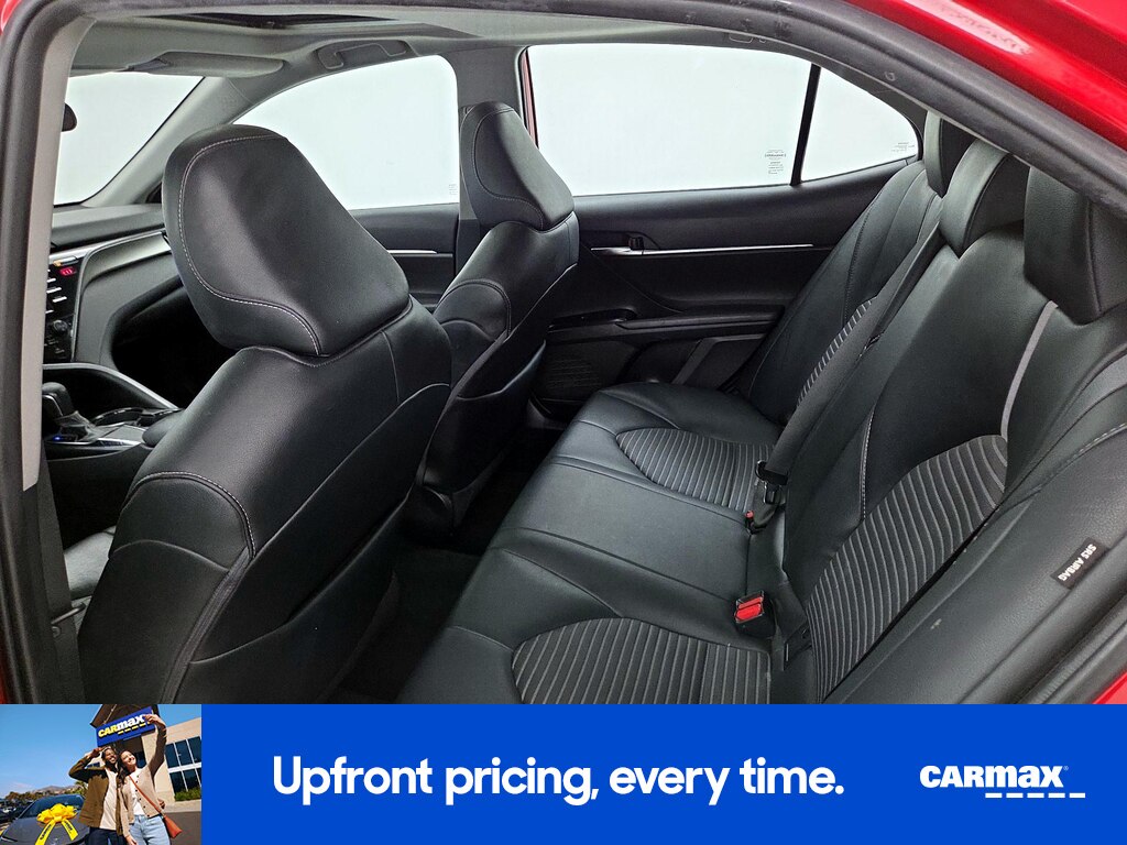 2020 Toyota Camry SE Image 9 of 23