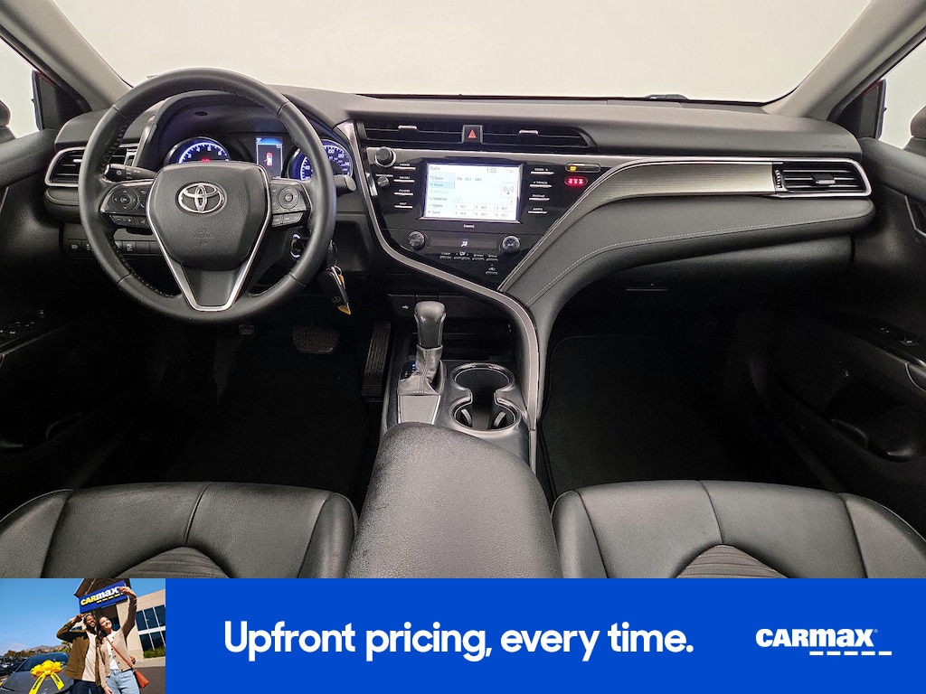 2020 Toyota Camry SE Image 10 of 23