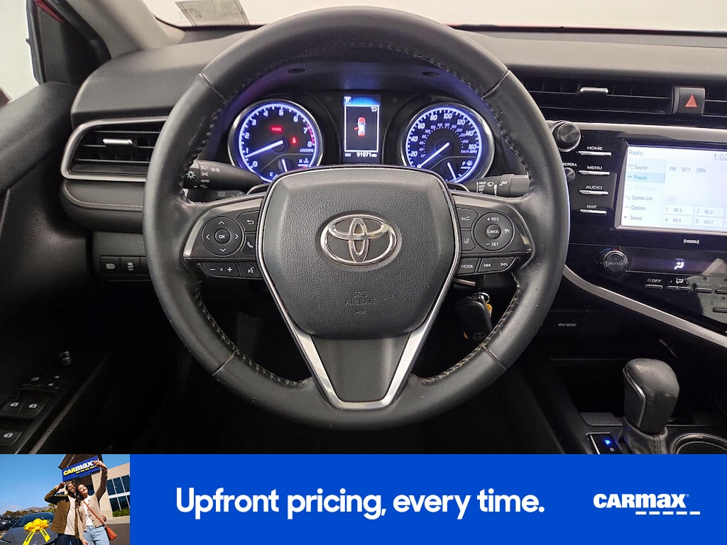 2020 Toyota Camry SE Image 12 of 23