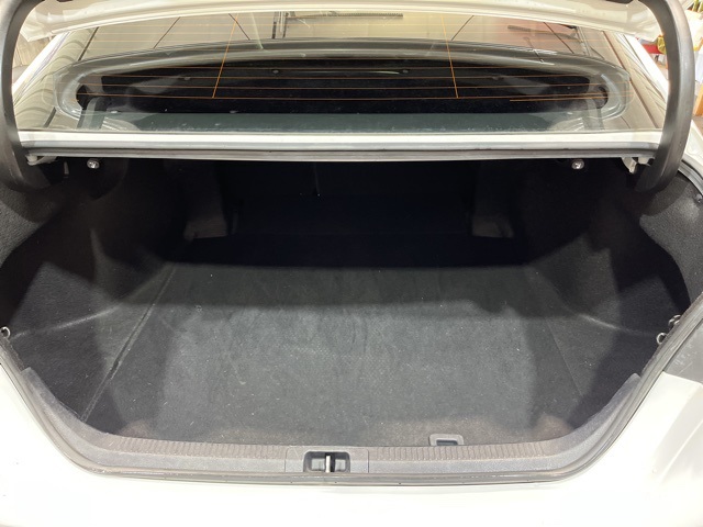 Vehicle image 25 of 37