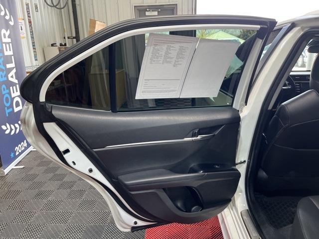 Vehicle image 24 of 37