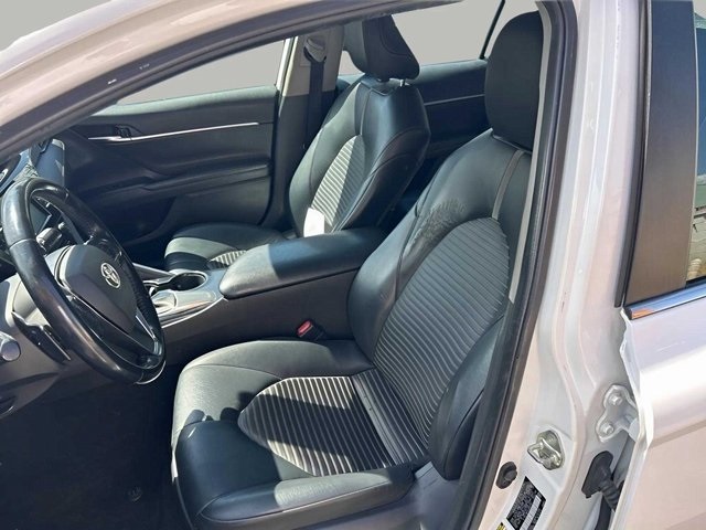 Vehicle image 8 of 15