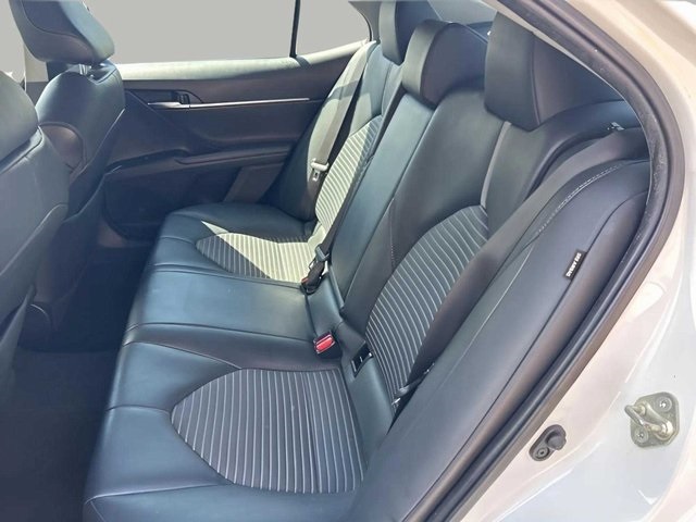 Vehicle image 7 of 15