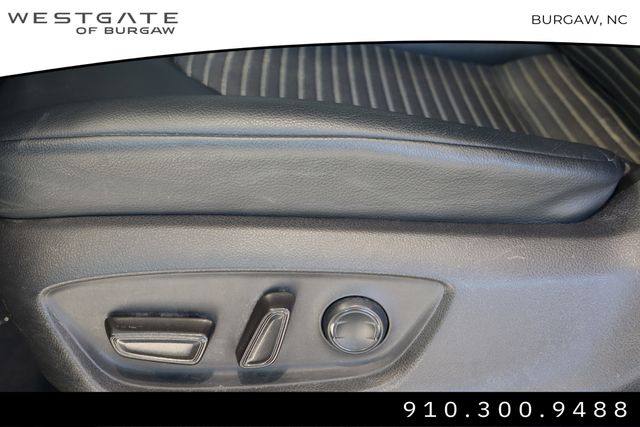 Vehicle image 15 of 41