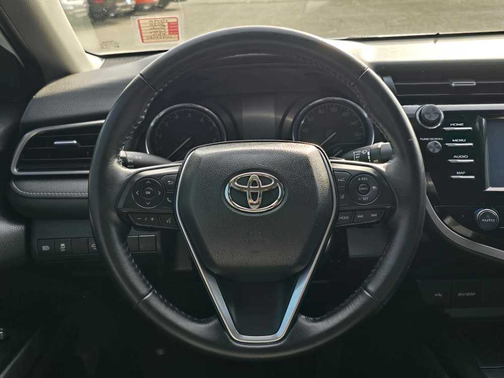 Vehicle image 12 of 21