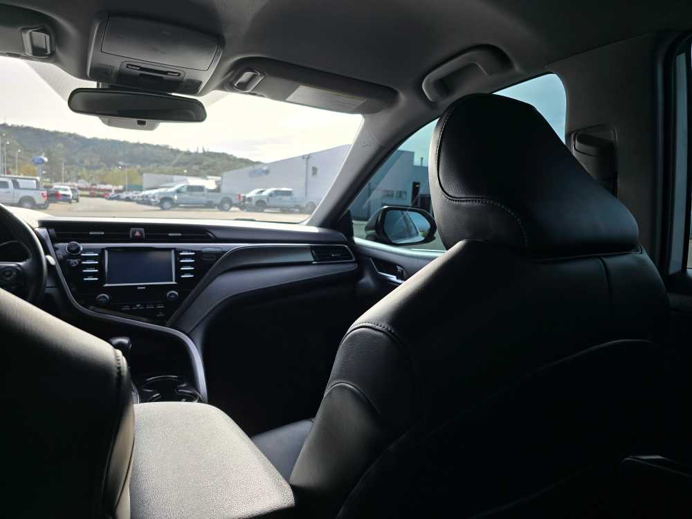 Vehicle image 15 of 21