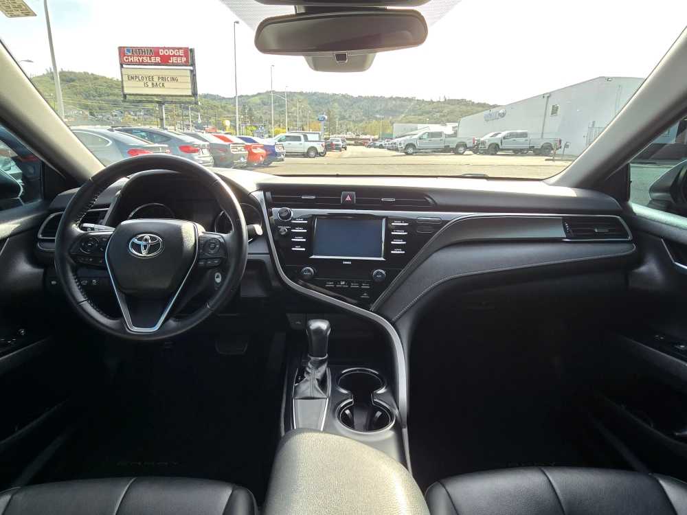 Vehicle image 16 of 21