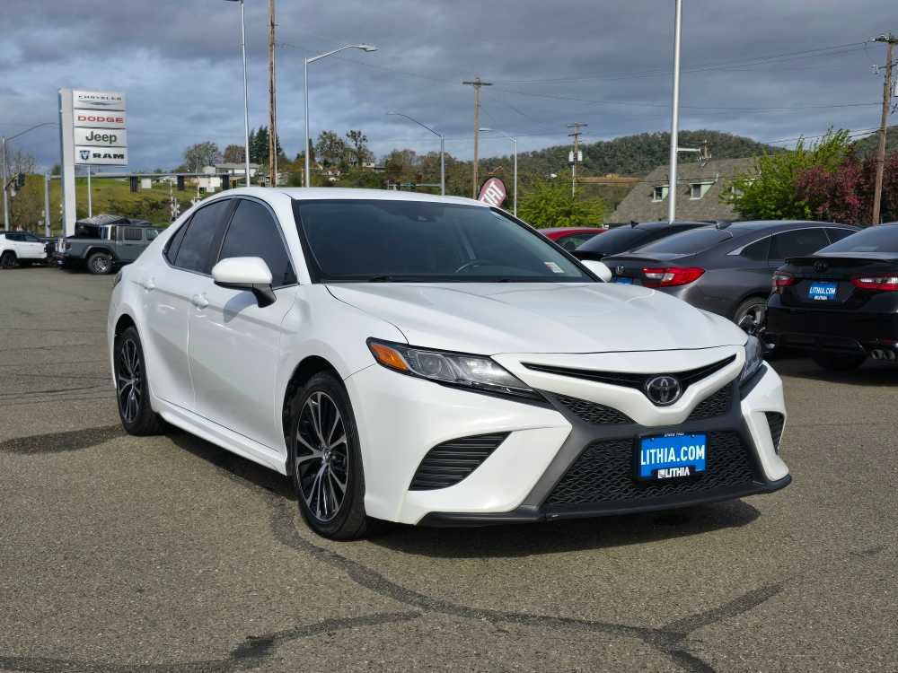 Vehicle image 3 of 21