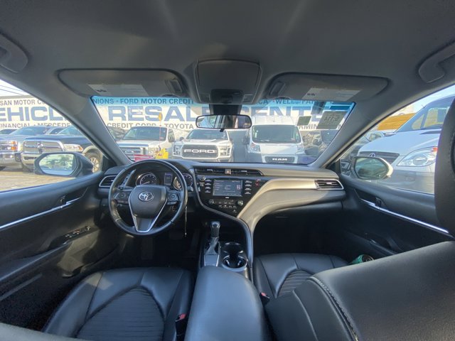 Vehicle image 17 of 21