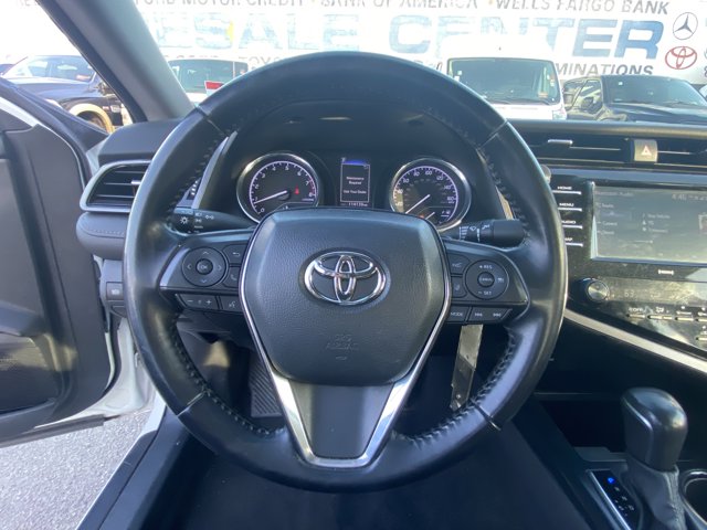 Vehicle image 13 of 21