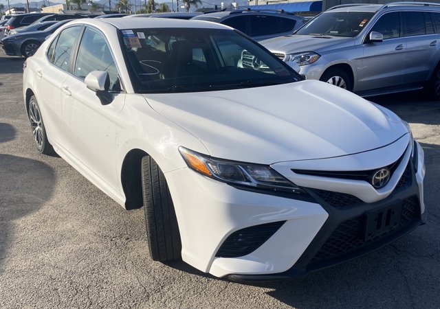 Vehicle image 5 of 21