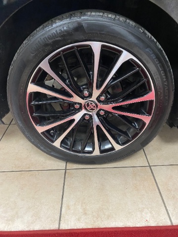 2020 Toyota Camry SE Image 11 of 29