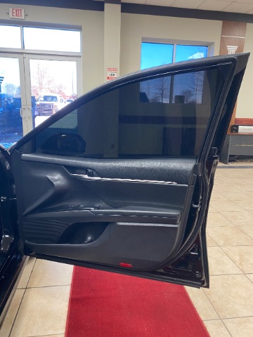 2020 Toyota Camry SE Image 13 of 29