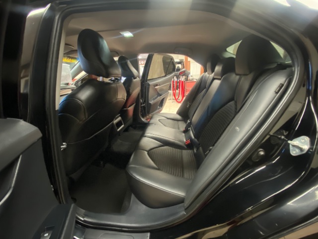 2020 Toyota Camry SE Image 18 of 29