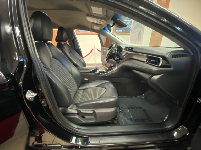 2020 Toyota Camry SE Image 19 of 29