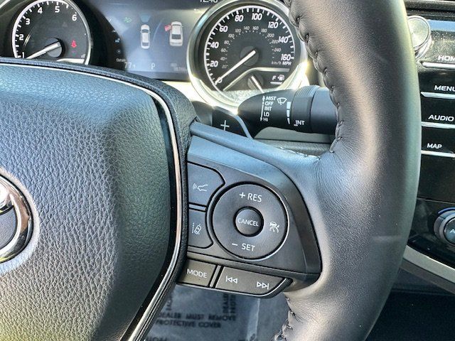Vehicle image 15 of 34