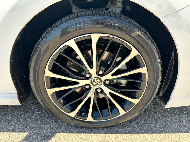 Vehicle image 31 of 34