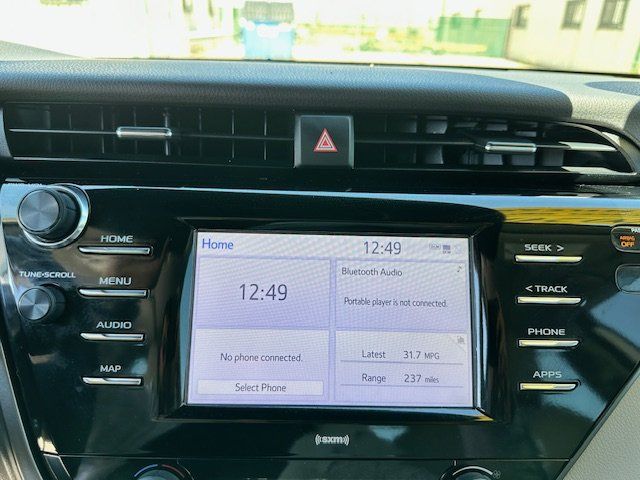 Vehicle image 18 of 34
