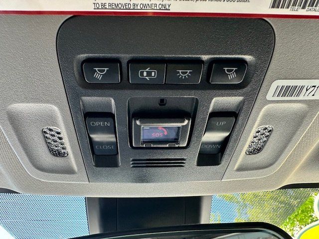 Vehicle image 28 of 34