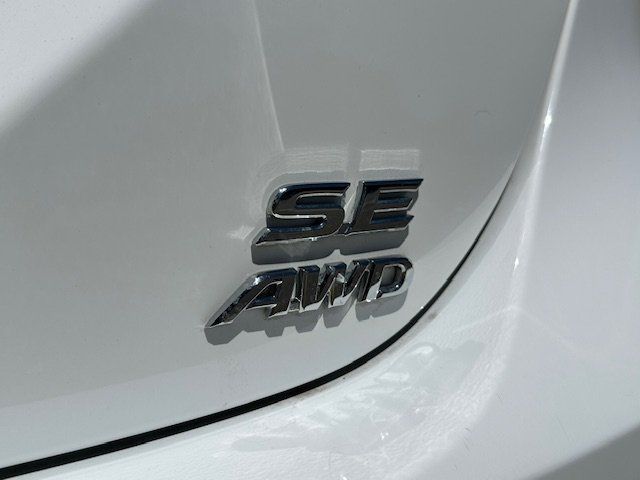 Vehicle image 29 of 34