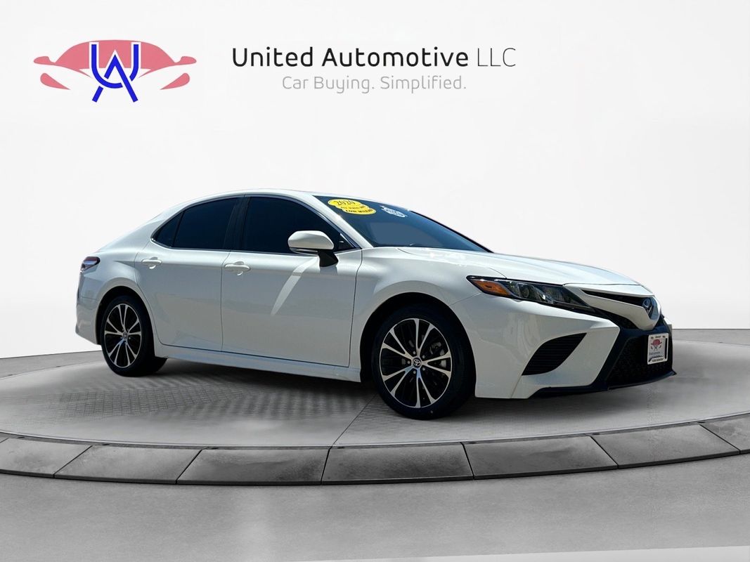 Vehicle image 3 of 34