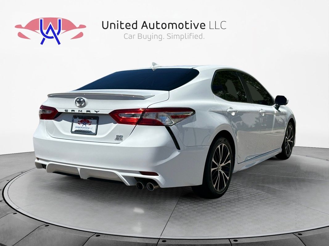 Vehicle image 5 of 34