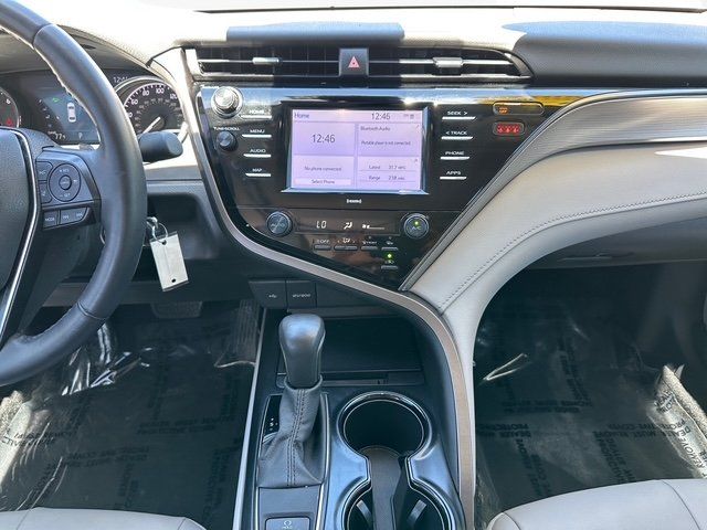 Vehicle image 17 of 34