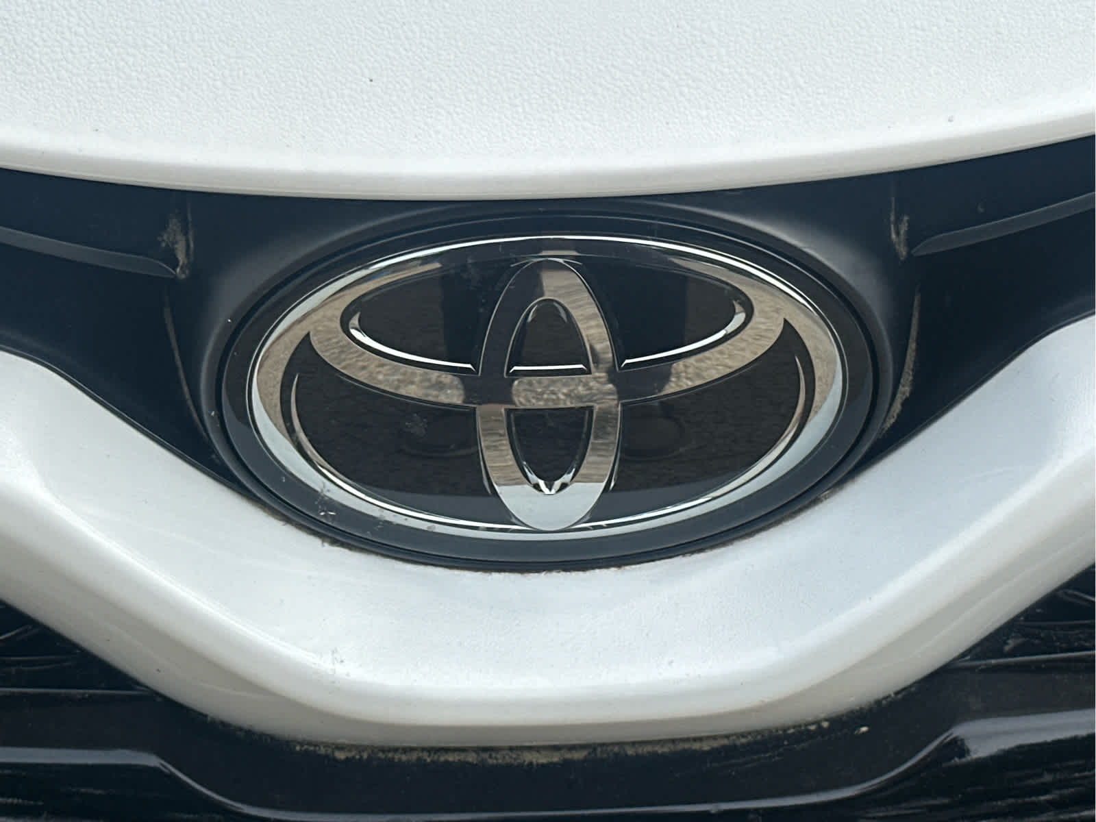 Vehicle image 10 of 47