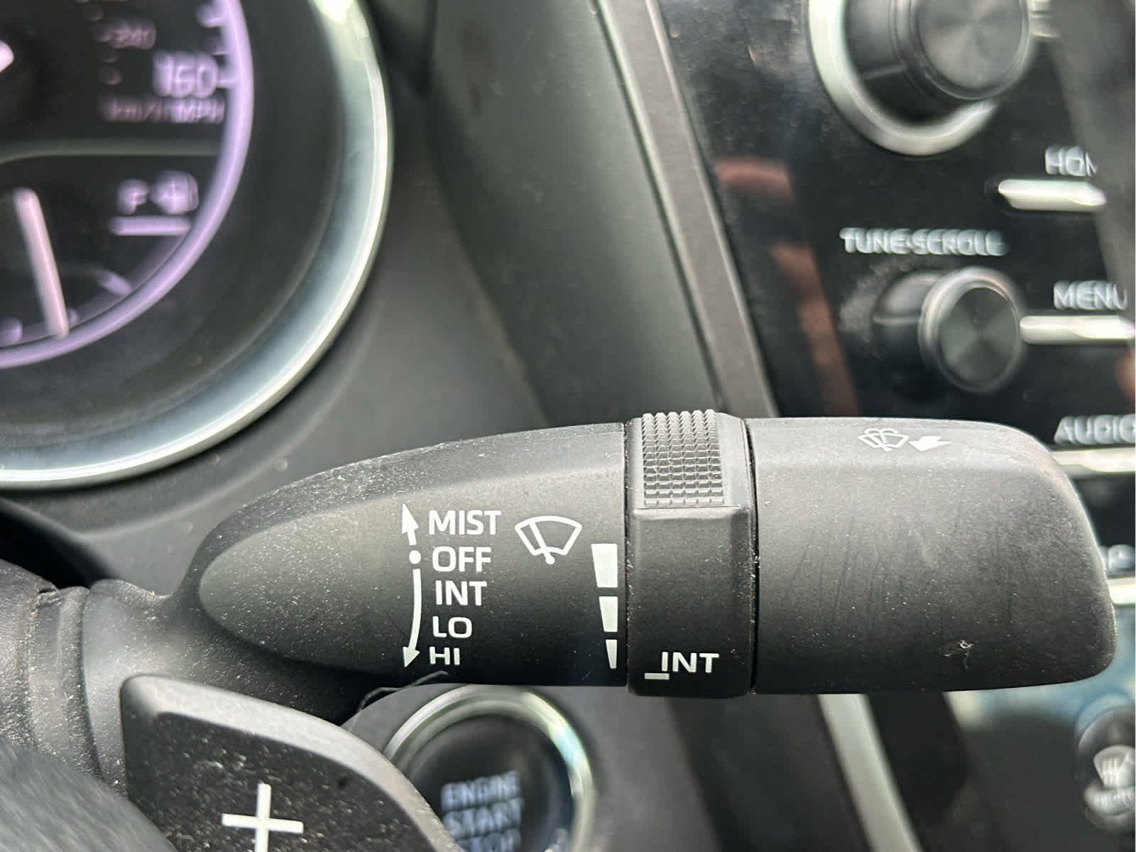 Vehicle image 32 of 47