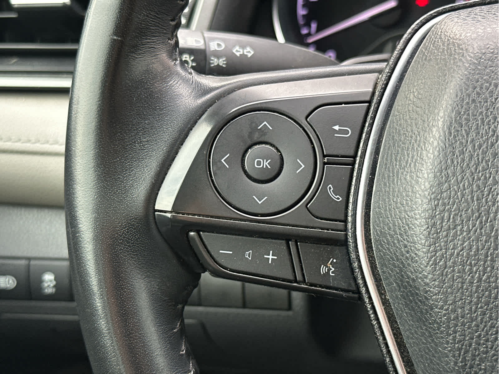 Vehicle image 29 of 47