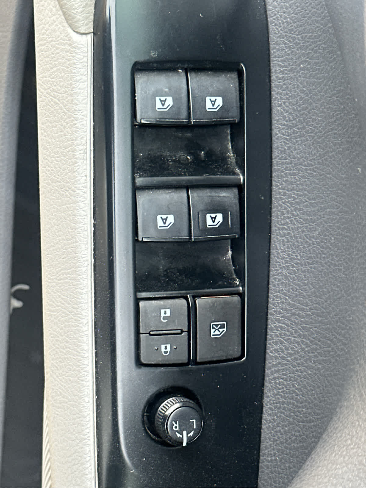 Vehicle image 24 of 47
