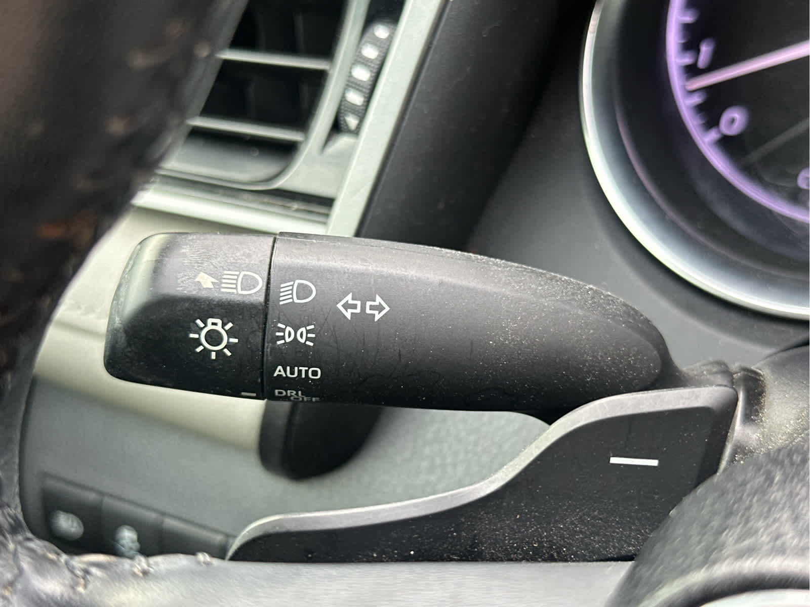 Vehicle image 31 of 47