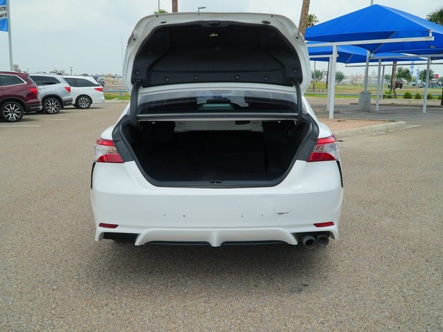 Vehicle image 9 of 27