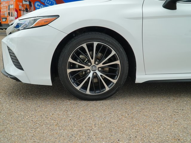 Vehicle image 12 of 27