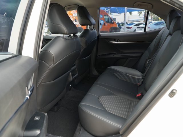Vehicle image 18 of 27
