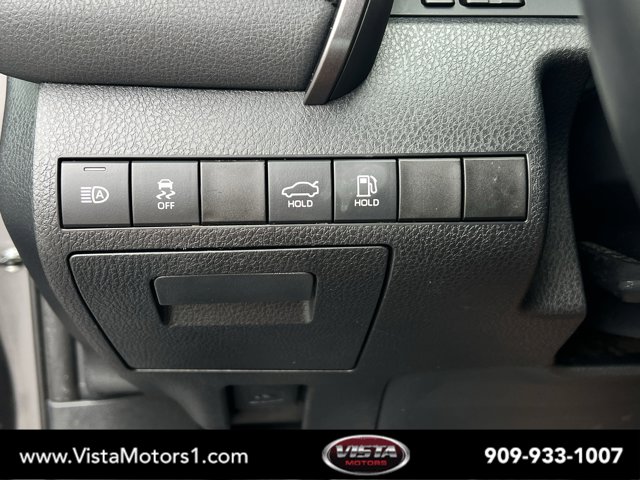 Vehicle image 18 of 29