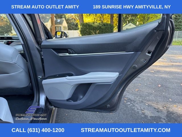 Vehicle image 18 of 41