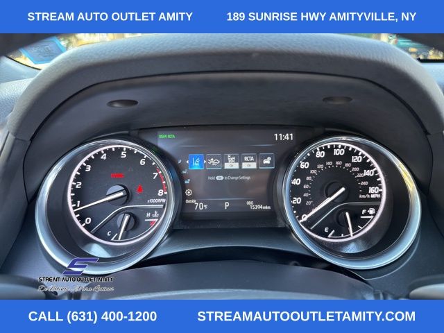 Vehicle image 33 of 41