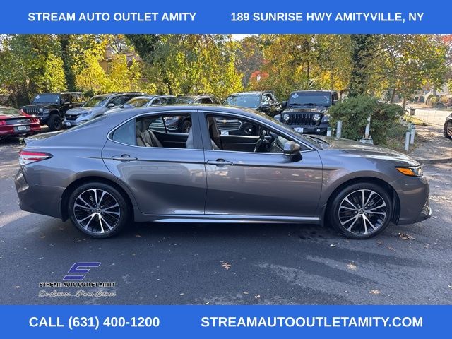 Vehicle image 7 of 41