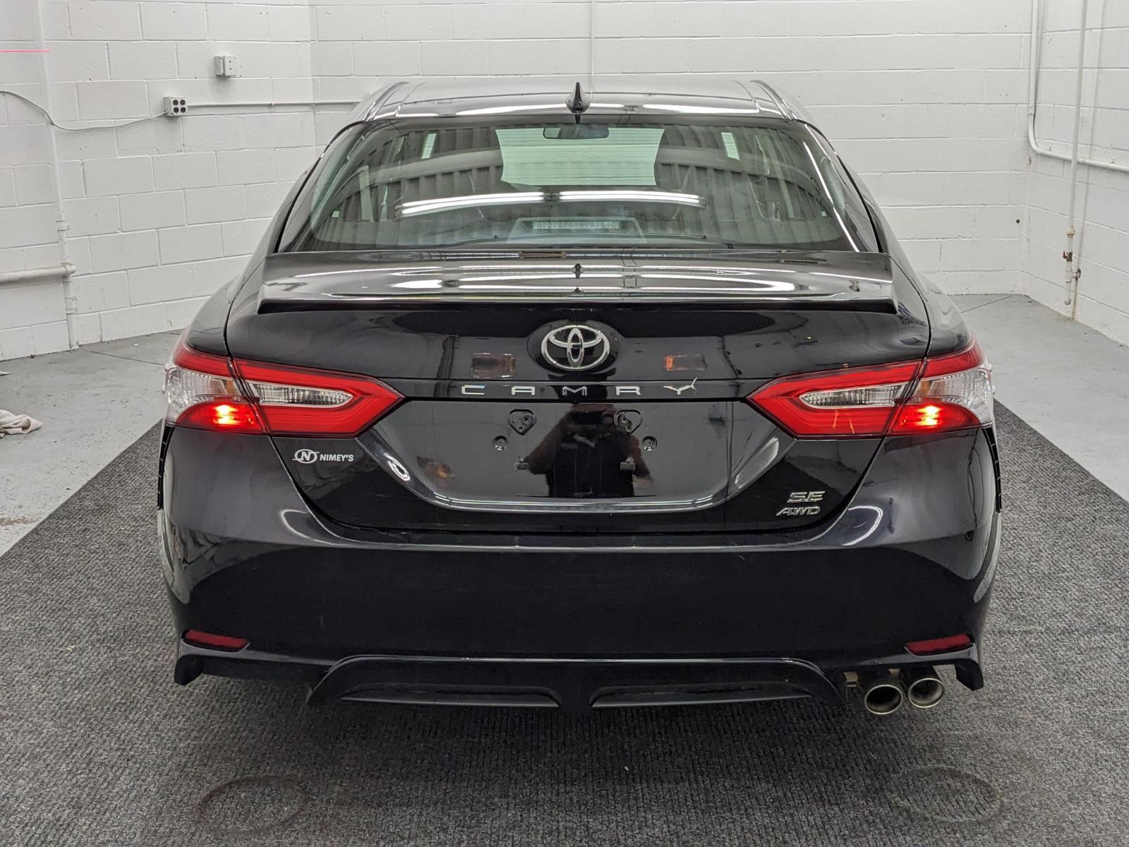 Vehicle image 5 of 34