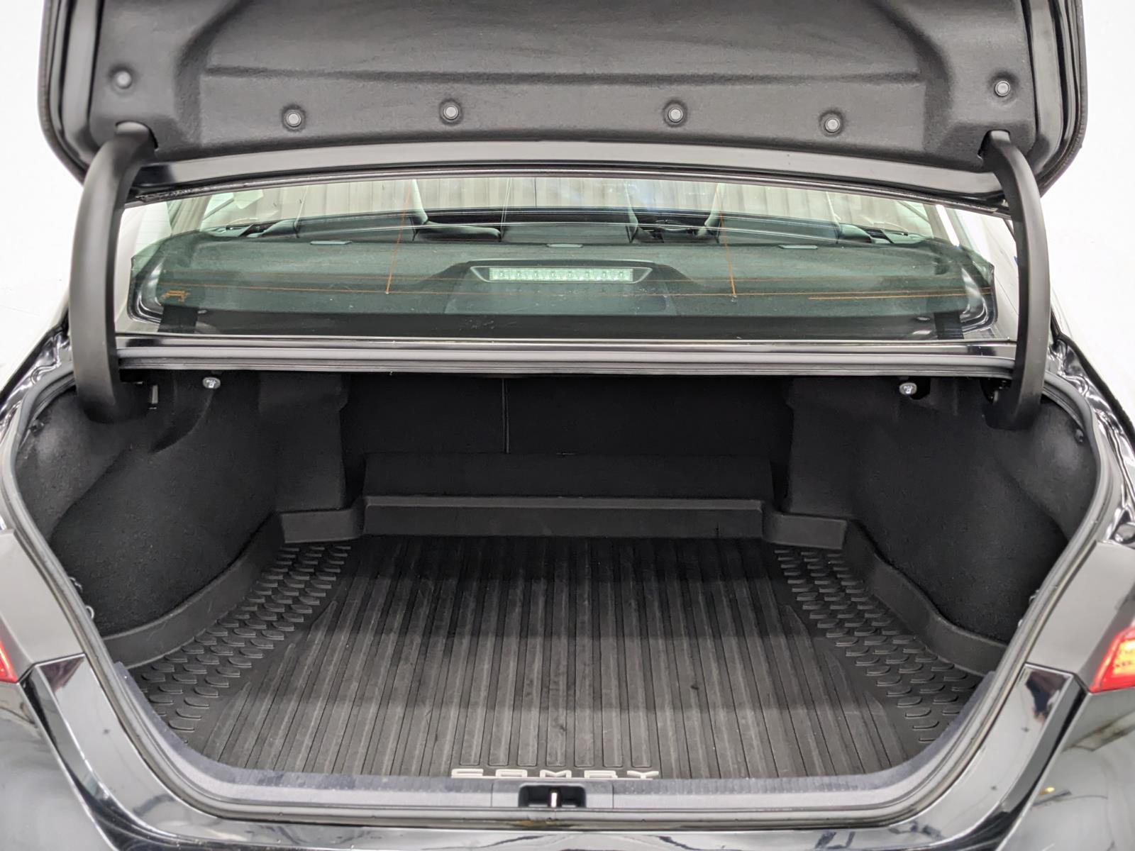 Vehicle image 14 of 34