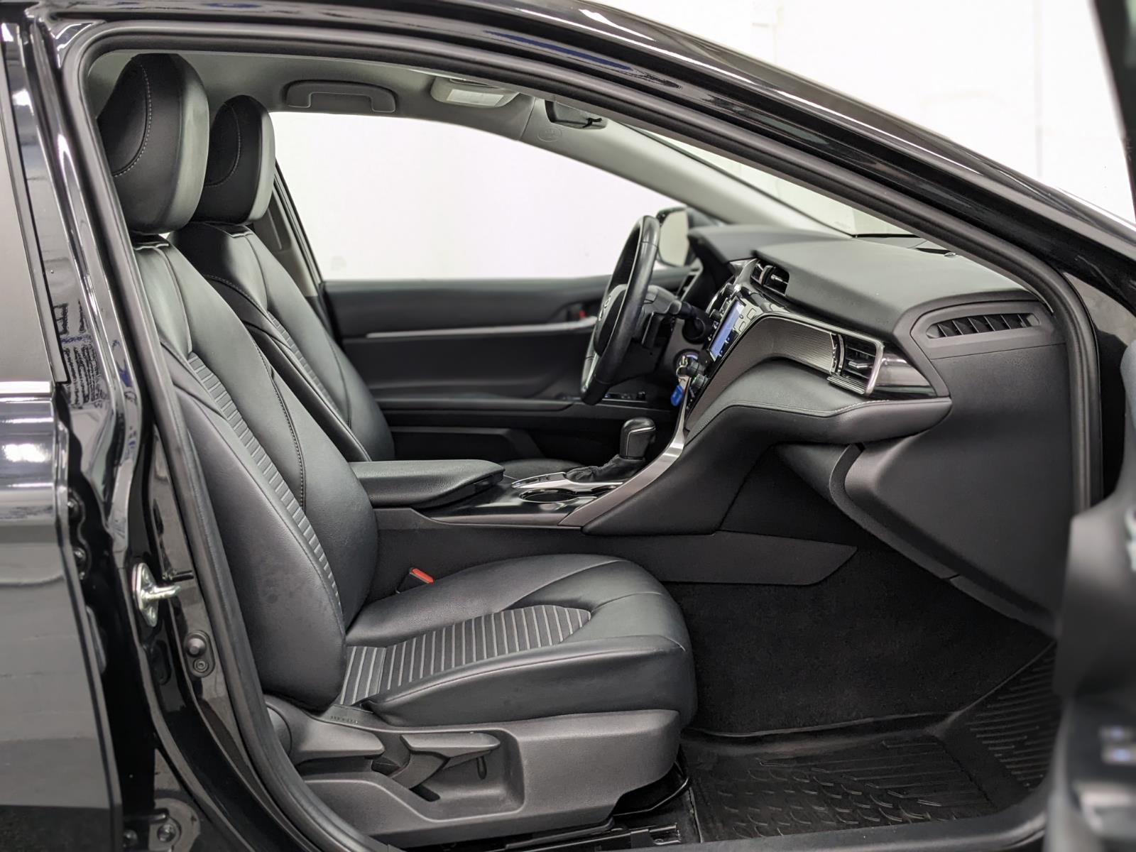 Vehicle image 17 of 34