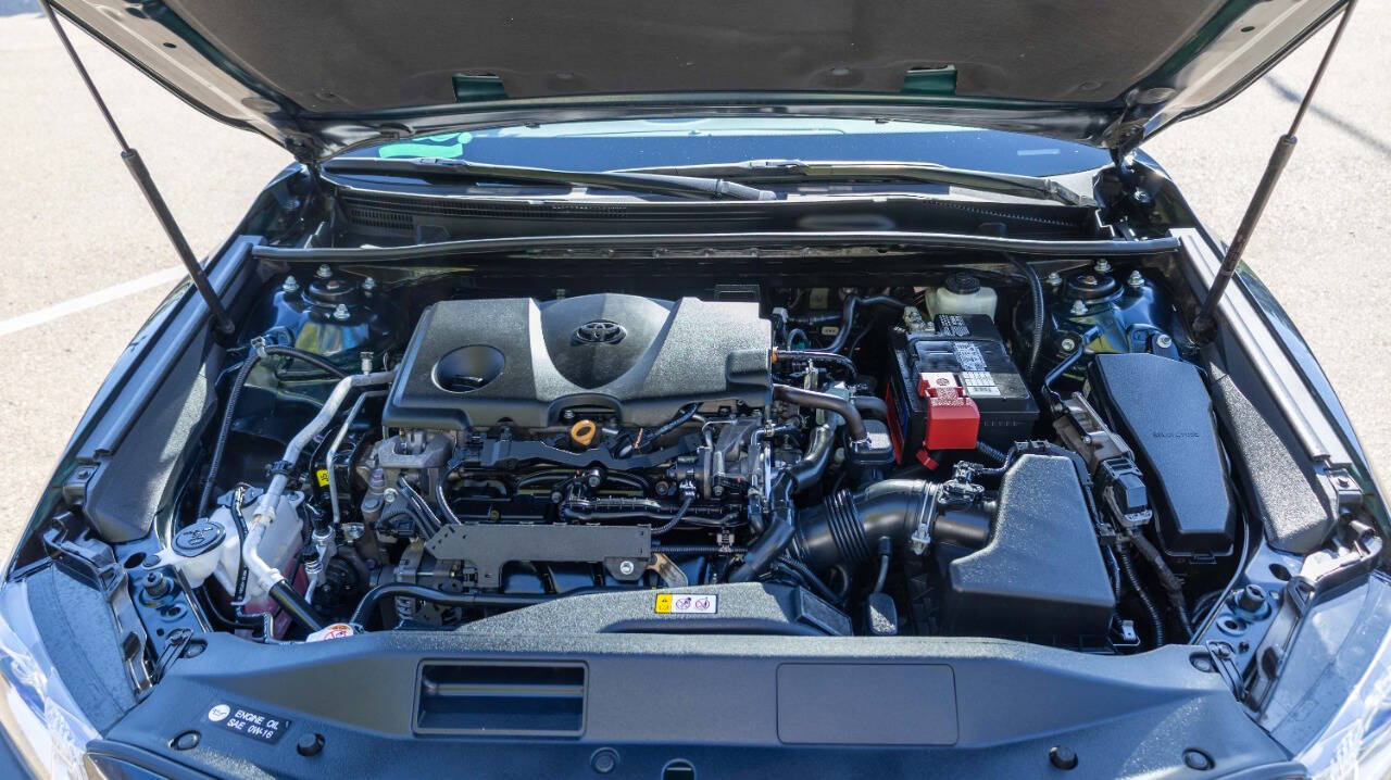 Vehicle image 22 of 28