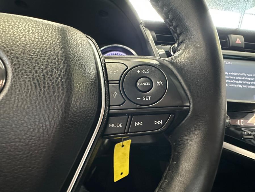 Vehicle image 27 of 40