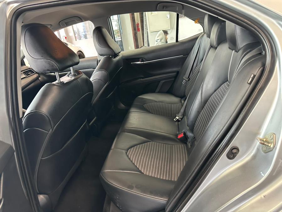 Vehicle image 24 of 40