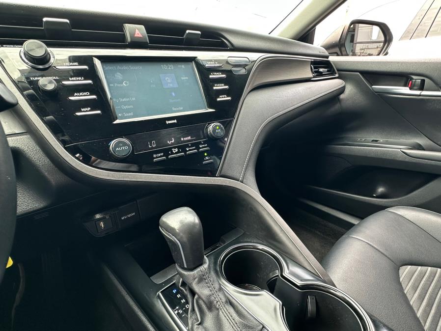 Vehicle image 36 of 40