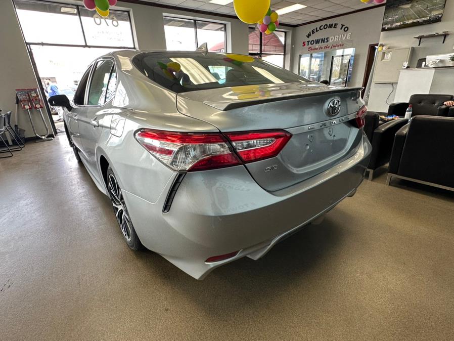 Vehicle image 12 of 40