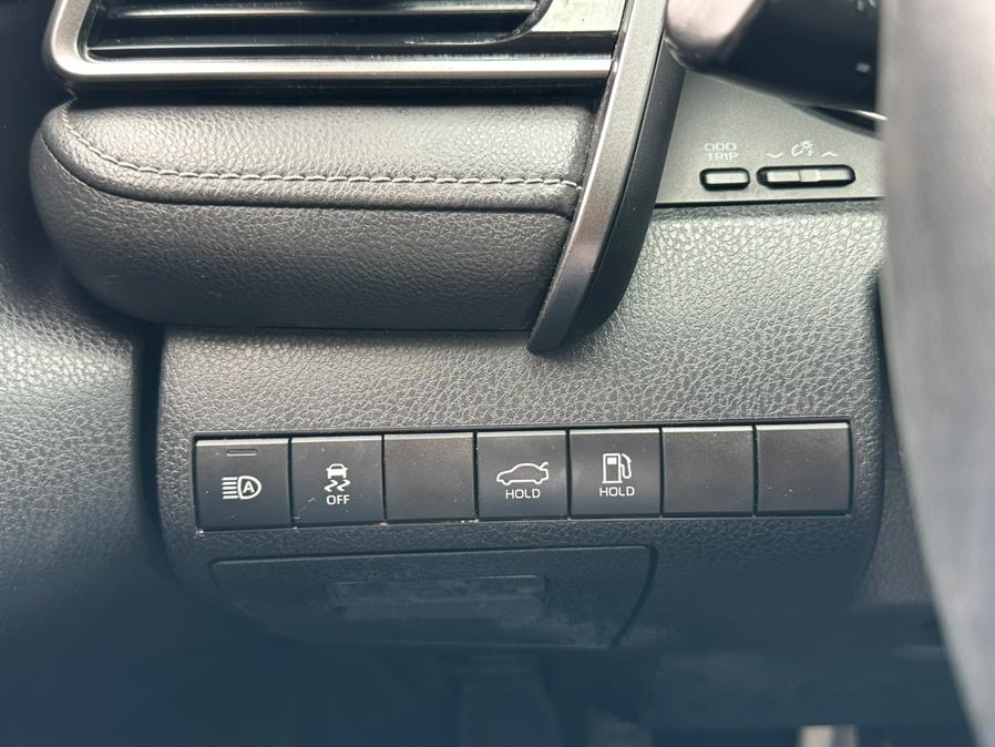 Vehicle image 37 of 40